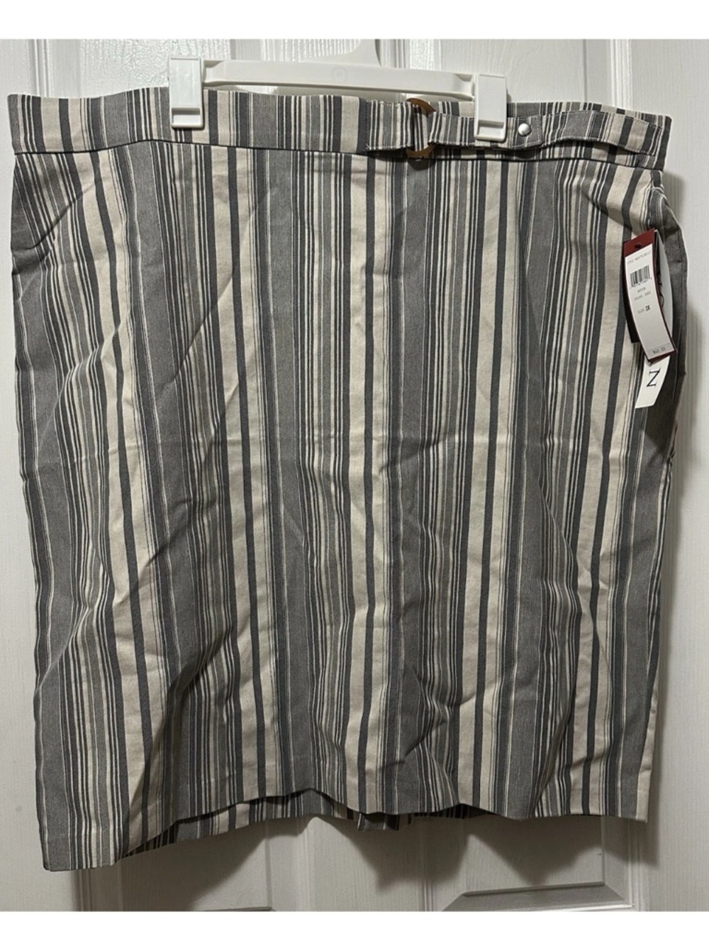 Love Scarlet Pencil Skirt Women’s Plus Size 3X Striped Gray and White NEW